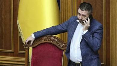 حزب زيلينسكي يعرض فحص نقاط التدفئة في كييف بعد اتهامه بالتلاعب بها